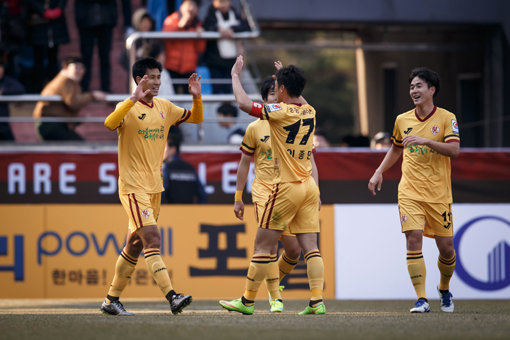 광주FC 정조국(맨 왼쪽). 사진제공｜한국프로축구연맹