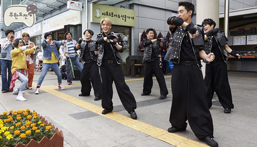 MBC ‘무한도전’을 통해 재결성한 젝스키스는 향후 계획에 대해 극도로 조심스러운 반응을 보이고 있다. 사진제공|MBC