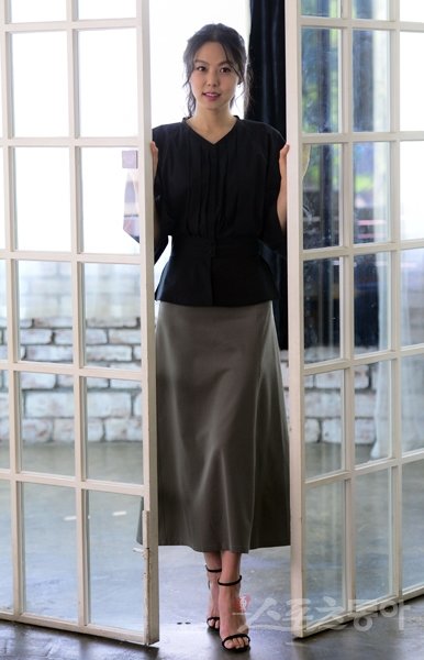 배우 김민희는 영화 ‘아가씨’를 통해 가장 파격적인 도전을 감행했다. 그 선택에 대한 판단은 6월1일 관객의 몫. 그는 “과정에 충실해 평가를 받아들일 준비를 마쳤다”며 의연한 모습이다. 김진환 기자 kwangshin00@donga.com