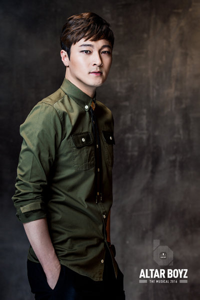 배우 이창용이 9년 만에 뮤지컬 ‘알타보이즈’의 에이브라함 역으로 돌아온다. 연극, 영화 등으로 활동범위를 넓혀 온 이창용은 알타보이즈를 통해 그 동안 쌓아온 연기내공을 아낌없이 선보이겠다는 각오를 불태우고 있다. 사진제공｜아츠
