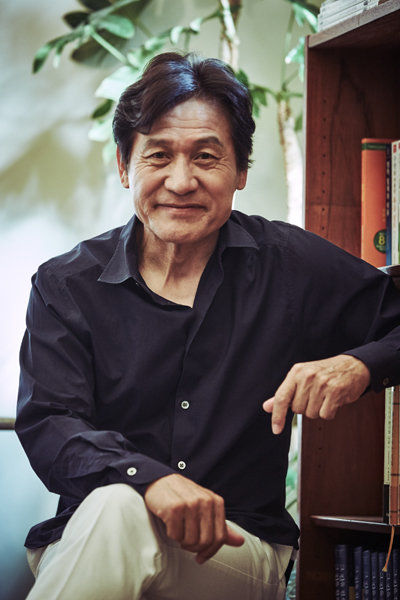 영화 ‘사냥’의 안성기. 사진제공｜롯데엔터테인먼트
