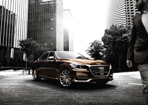 7일 가격을 공개하고 전국 영업점을 통해 가솔린 3.3 및 3.8 두 가지 모델의 판매를 시작한 제네시스 럭셔리 세단 G80. 제네시스는 20일까지 전국 5대
광역도시와 성남시 분당에 G80 특별 전시 거점 6개 장소를 마련해 G80을 소비자가 직접 체험할 수 있도록 준비하고 있다. 사진제공|현대자동차