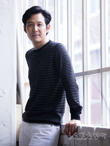 영화 ‘인천상륙작전’을 내놓은 배우 이정재. 전쟁 블록버스터 출연은 처음인 그는 “조직을 이끄는 리더 역을 맡아 부담이 컸다”고 했다. 8월부터는 또 다른 영화 ‘대립군’ 촬영을 시작한다. 김진환 기자 kwangshin00@donga.com