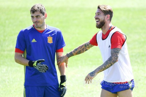 이케르 카시야스(좌)와 세르히오 라모스(우). ⓒGettyimages이매진스