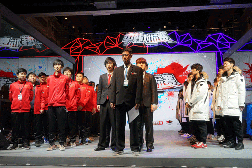 지난 24일과 25일 중국 우시시에서 열린 ‘한중 e스포츠 국가대항전’이 중국의 종합 우승으로 막을 내렸다. 한중 e스포츠 국가대항전에 참가한 양국 대표팀. 사진제공｜한국e스포츠협회