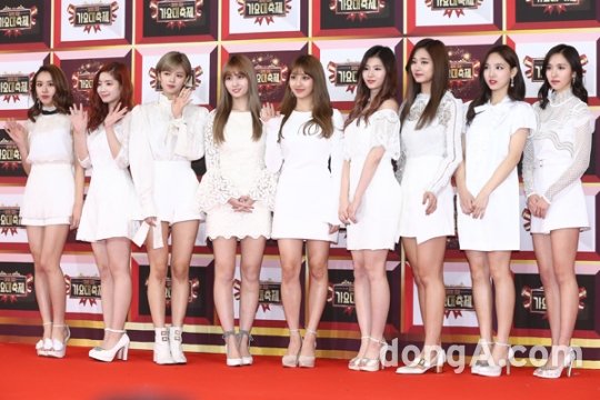 트와이스 '화이트로 우아하게!'