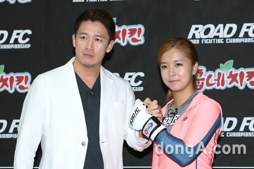 정문홍 대표와 송가연. 동아닷컴