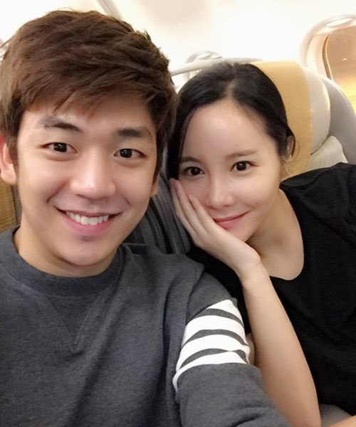 배드민턴 월드스타 이용대와 예비 신부 변수미씨(왼쪽부터). 이들은 2011년 처음 만나 사랑을 키웠고, 영원한 사랑을 약속했다.