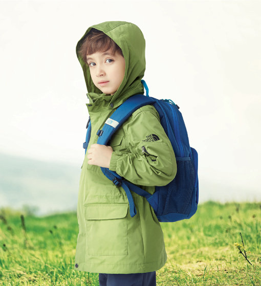성장기 아이들의 책가방은 편안하고 안전하게 멜 수 있도록 세심하고 꼼꼼하게 따져 구매해야 한다. 사진제공|노스페이스