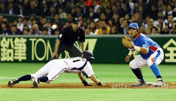 이치로를 견제하는 장면. 사진=ⓒGettyimages이매진스