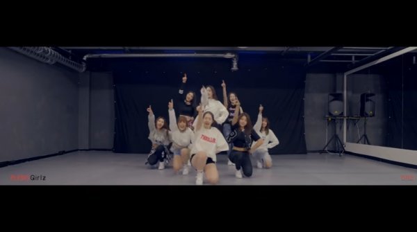 사진|[PLEDIS‘ DEBUT PROJECT] PLEDIS Girlz(플레디스 걸즈) - 아낀다 (Adore U) 영상 캡처