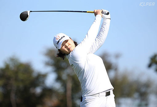 이민영이 2일 시즈오카현 후쿠로이의 가쓰라기GC에서 끝난 일본여자프로골프(JLPGA) 투어 야마하레이디스오픈에서 우승했다. 올해 JLPGA 투어에 데뷔한 뒤 첫 승이다. 사진제공 | KLPGA