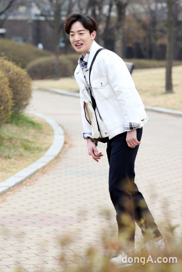 “안녕~나는 이태선이라고 해. 만나서 반가워”