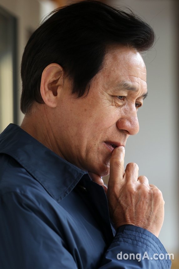 안성기는 “아역 배우일때는 연기가 뭔지도 몰랐다. 그저 시키는 대로 했는데 ‘잘한다’는 말을 들은 것을 보면 끼가 있었나 보다”고 너털웃음을 지었다.