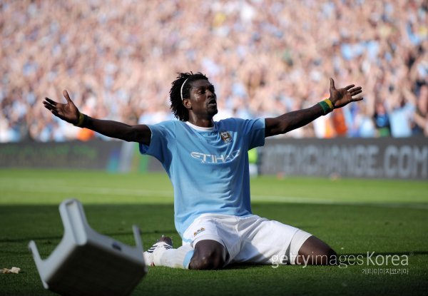 맨체스터 시티 소속 시절 아스날전에서 골을 넣고 역주행 세리머니를 펼친 아데바요르. 사진=ⓒGettyimages이매진스
