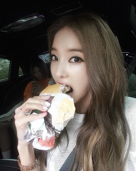 사진|한채영 인스타그램