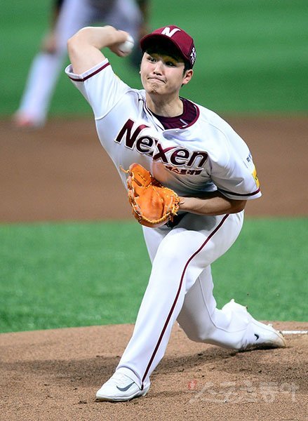 넥센 우완 고졸 3년차 투수 최원태는 올 시즌 3승3패 방어율 3.64를 기록하며 새로운 이닝이터의 탄생을 알리고 있다. 스포츠동아 DB