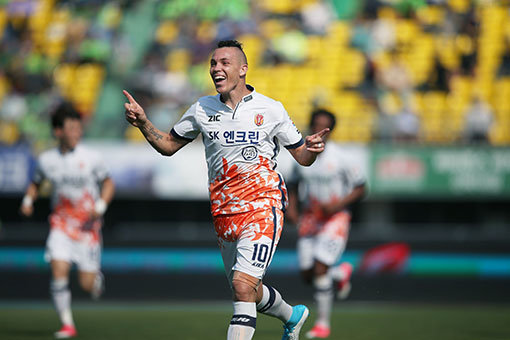 일본으로 떠난 마르셀로. 사진제공 | 한국프로축구연맹