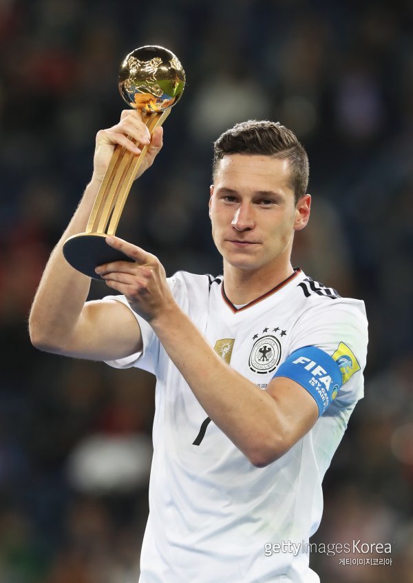 골든볼을 수상한 율리안 드락슬러. 사진=ⓒGettyimages이매진스