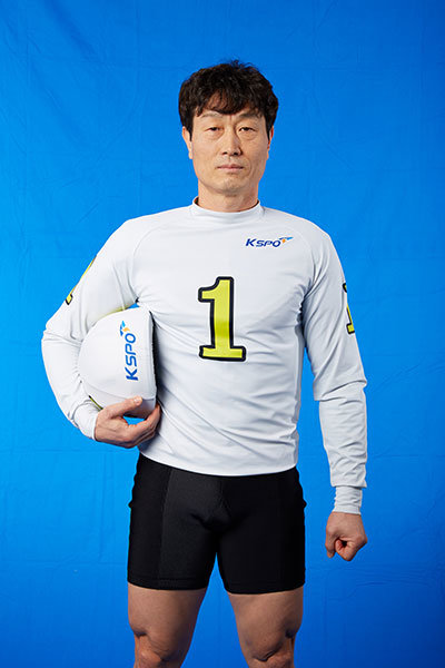 허은회는 9일 광명 경륜 26회차 3경주에서 우승하며, 경륜 최고령(52세) 우승 기록을 새로 썼다. 30세가 기량의 정점인 경륜에서 그는 철저한 자기 관리로 한계를 뛰어넘고 있다. 사진제공|경륜경정사업본부