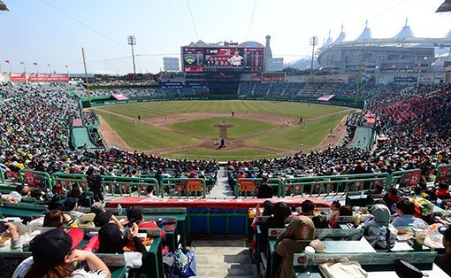 SK의 홈 필드 인천SK행복드림구장은 KBO리그의 대표적인 타자친화구장이다. 이 특성을 제대로 활용한 SK는 기대 이상의 성적을 내고 있다. 스포츠동아DB