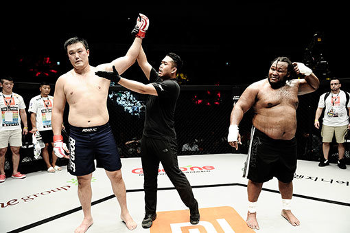 KO승을 거둔 명현만. 사진제공｜로드FC