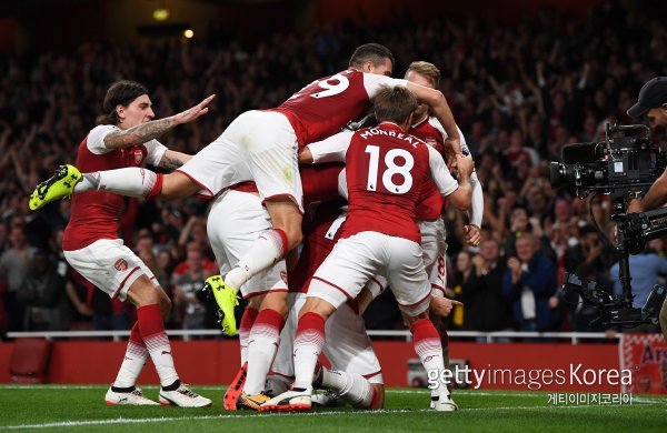 레스터시티와 난타전 끝에 승리한 아스널. 사진=ⓒGettyimages이매진스