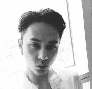 사진｜용준형 SNS