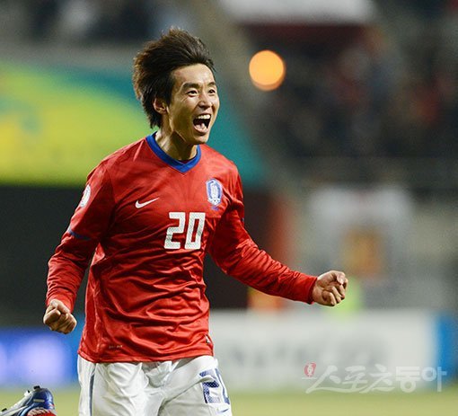 이동국이 2년 10개월 만에 38세의 만만치 않은 나이로 다시 한 번 국가대표 유니폼을 입게 됐다. 2018러시아월드컵 최종예선에 나설 대표팀 명단에 들어간 베테랑 스트라이커는 월드컵과의 악연을 어떻게 풀지 궁금하다. 스포츠동아DB