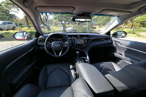 8세대 캠리 하이브리드 실내 인테리어