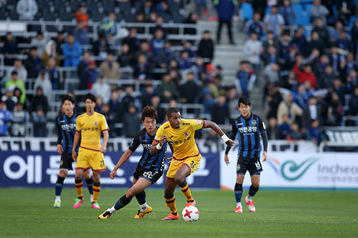 K리그 클래식 우승팀의 향방은 가려졌지만, 강등권의 운명은 아직 정해지지 않았다. 29일 인천과 광주가 0-0으로 비기면서 안개는 더욱 짙어지고 있다. 사진제공 ｜ 한국프로축구연맹