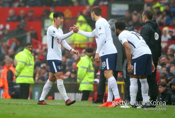 교체되는 손흥민. 사진=게티이미지코리아