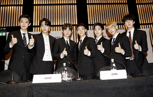 두바이 분수쇼 음악 선정 및 첫 분수쇼 공개 기념 기자회견에 참석한 그룹 엑소. 사진제공｜SM엔터테인먼트