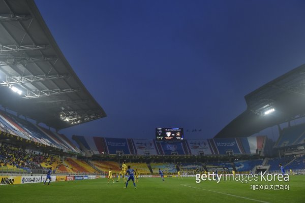 K리그를 향한 관심이 점차 시들고 있다. 팬이 없는 프로스포츠는 무의미한 법. 관중을 확보하기 위한 대책마련이 시급한 요즘이다. 사진=게티이미지코리아