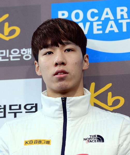 남자쇼트트랙대표팀의 막내 황대헌은 2017∼2018시즌 ISU 월드컵 남자 1500m 랭킹 1위다. 남자 1500m는 평창올림픽 쇼트트랙 첫 메달의 주인이 나오는 종목이라 그에 대한 관심이 더욱 커지고 있다. 스포츠동아DB