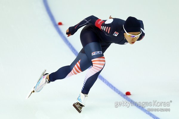 스피드스케이팅은 대한민국의 대표적인 효자종목 중 하나다. 과학적이고도 치밀한 기술지원이 더해지면서 우리나라의 동계올림픽 메달밭으로 자리 잡았다. ‘빙속여제’ 이상화가 역동적인 코너링을 펼치고 있다. 사진=게티이미지코리아