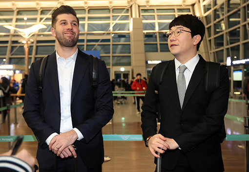 KIA 팻딘-양현종(오른쪽). 사진제공｜스포츠코리아