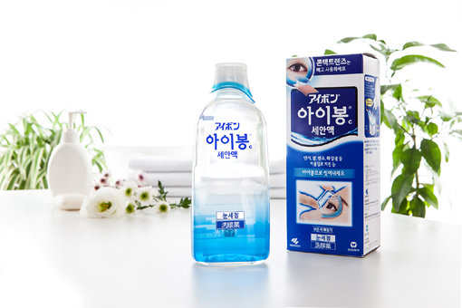 야외활동이 늘어나는 봄 시즌을 맞아 눈 속 이물질을 제거해 주는 안구세정제 동아제약 ‘아이봉’이 주목받고 있다. 사진제공｜동아제약