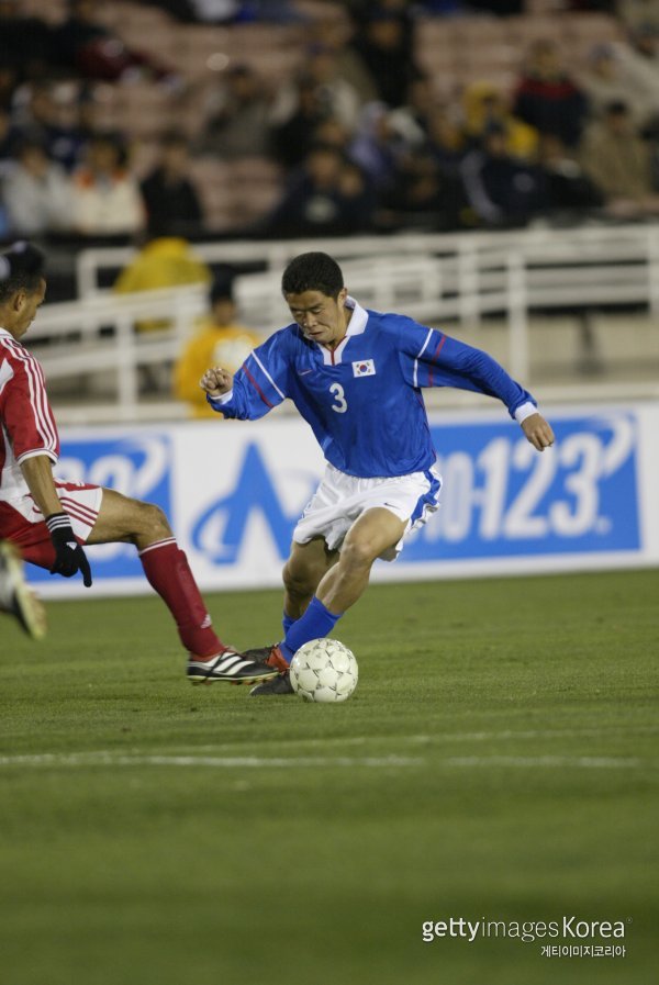 2002 월드컵을 앞두고 출전한 골드컵에서 현영민의 플레이 장면. 사진=게티이미지코리아
