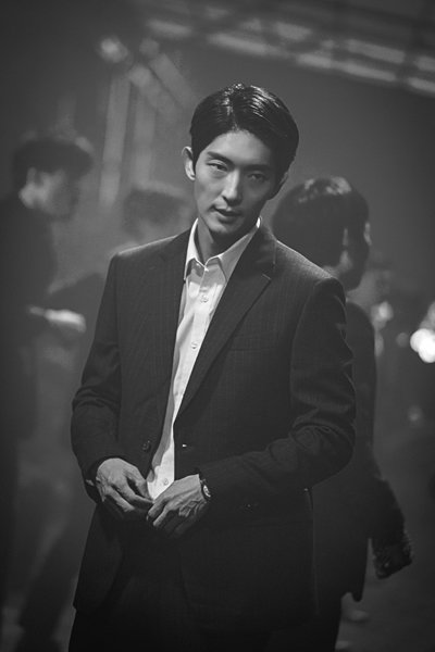 tvN 드라마 ‘무법 변호사’에서의 이준기. 사진제공|tvN