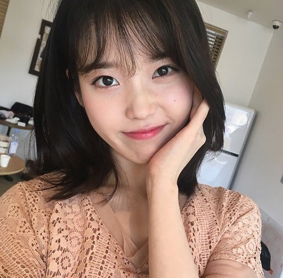 사진=아이유 인스타그램