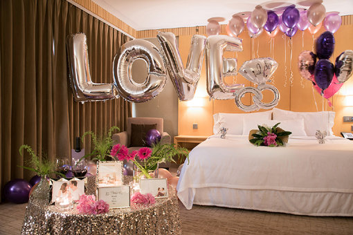 연인을 위해 로맨틱한 분위기로 꾸민 웨스틴조선 서울의 ‘애버라스팅 러브’ 패키지 객실. 사진제공|웨스틴조선 서울