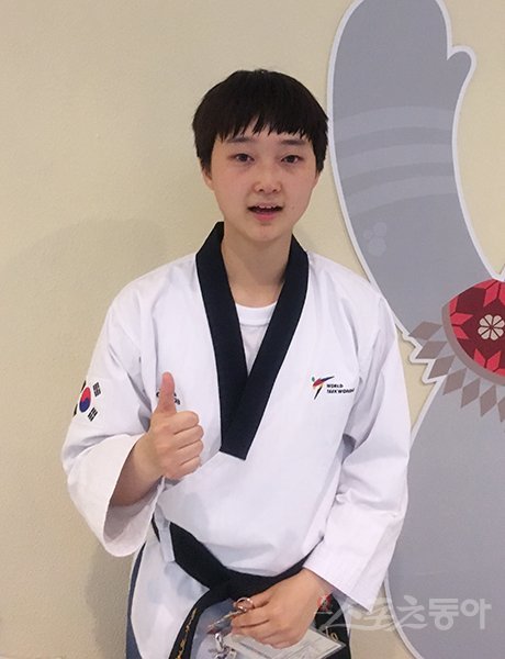 2018자카르타-팔렘방아시안게임 태권도 여자 품새 개인전 동메달리스트 윤지혜가 지난 19일(한국시간) 자카르타 컨벤션센터 플레너리홀에서 포즈를 취하고 있다. 자카르타(인도네시아)|강산 기자 posterboy@donga.com