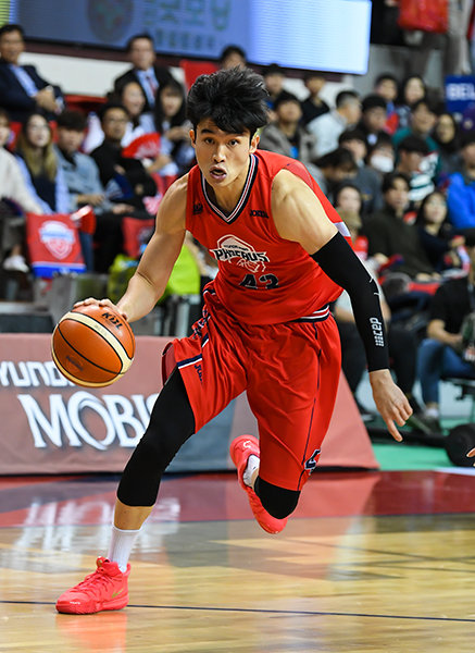 현대모비스 이대성은 철저한 몸 관리로 코칭스태프의 신뢰를 받고 있다. 24일 KCC전에서 24점을 기록하며 팀 승리에 기여한 그는 현대모비스에서 없어서는 안 될 선수로 자리매김 했다. 사진제공｜KBL