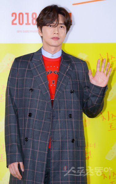 드라마 ‘사자’의 주인공인 연기자 박해진. 제작사와 맺은 출연 계약일이 10월31일로 종료됨에 따라 그는 11월1일부터 촬영에 불참하고 있다. 차지하는 비중이 절대적인 주인공의 부재로 인해 ‘사자’ 제작에 차질이 불가피하다. 스포츠동아DB