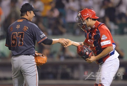 KIA 김민식(오른쪽). 스포츠동아DB