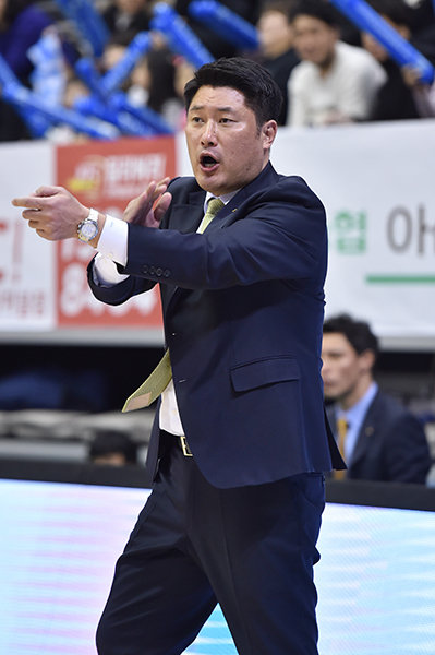 KB스타즈 안덕수 감독. 사진제공｜WKBL