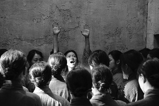 고아성 주연의 영화 ‘항거: 유관순 이야기’가 저예산 등 한계를 딛고 개봉 첫 주 박스오피스 정상에 올랐다. 철저한 고증을 거친 영화는 1919년 3월1일 만세운동에 참여했지만 알려지지 않은 여성 운동가들에 주목한다. 사진제공｜롯데컬처웍스(주)롯데엔터테인먼트