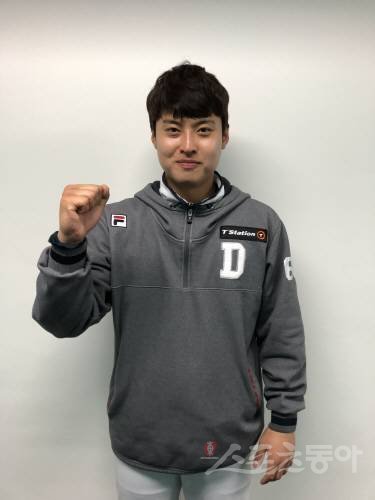 두산 베어스 이형범이 31일 대구삼성라이온즈파크에서 스포츠동아와 인터뷰를 마친 뒤 포즈를 취하고 있다. 대구 | 강산 기자 posterboy@donga.com