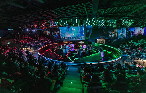 정규리그 1위에 오른 그리핀이 결승에 선착한 가운데 ‘2019 LCK 스프링’이 3일 열리는 와일드카드전을 시작으로 포스트시즌에 돌입한다. 사진은 서울 종로 그랑서울 LoL파크에서 치러진 정규리그 경기 현장. 사진제공｜라이엇게임즈